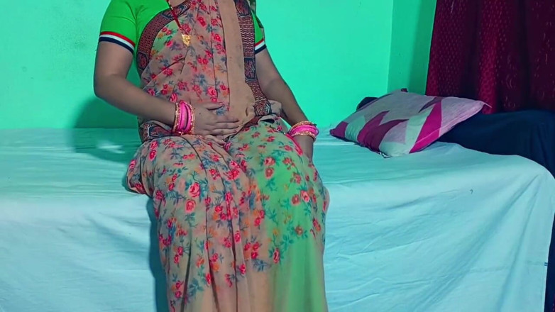 Housewife 69: Desi Rajasthani妻温泉はChudaiとともに彼女のDevar