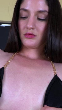 Arielle Lane - striptis pakaian dalam hitam