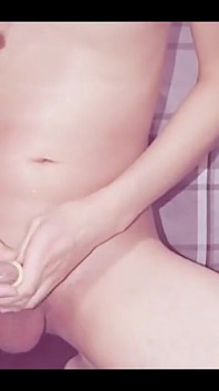 Peeing 900 Ml Into a Condom and Playing with the Balloon!
