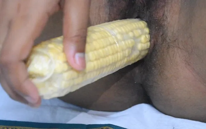 MisssweetyX: Creamy Cone Deep Inside My Pussy - Intense Food Insertion Play