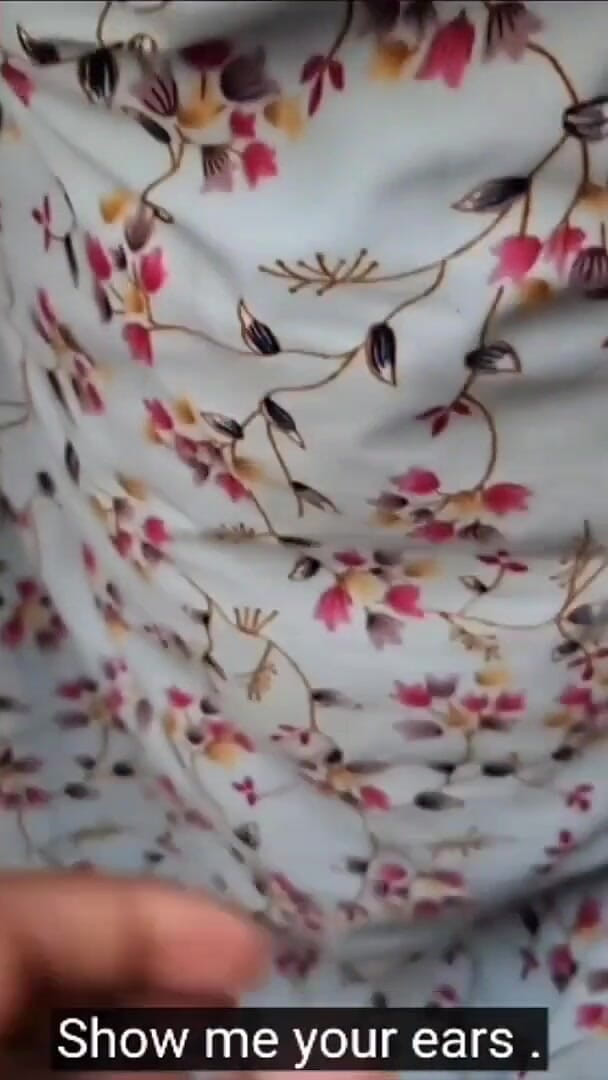 xshika: Minha vizinha indiana chupa meu pau grande até latejante gozar...