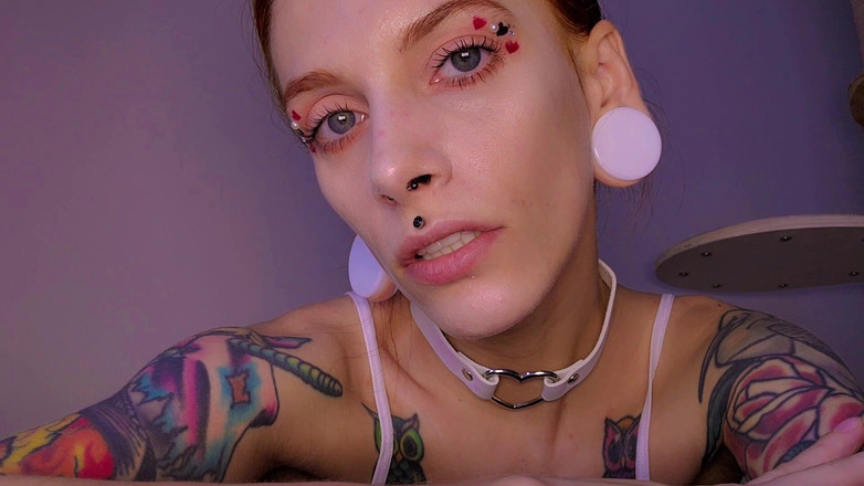 TattoedGirl666: Hermosa Zorra Muestra Su Bonita Cara