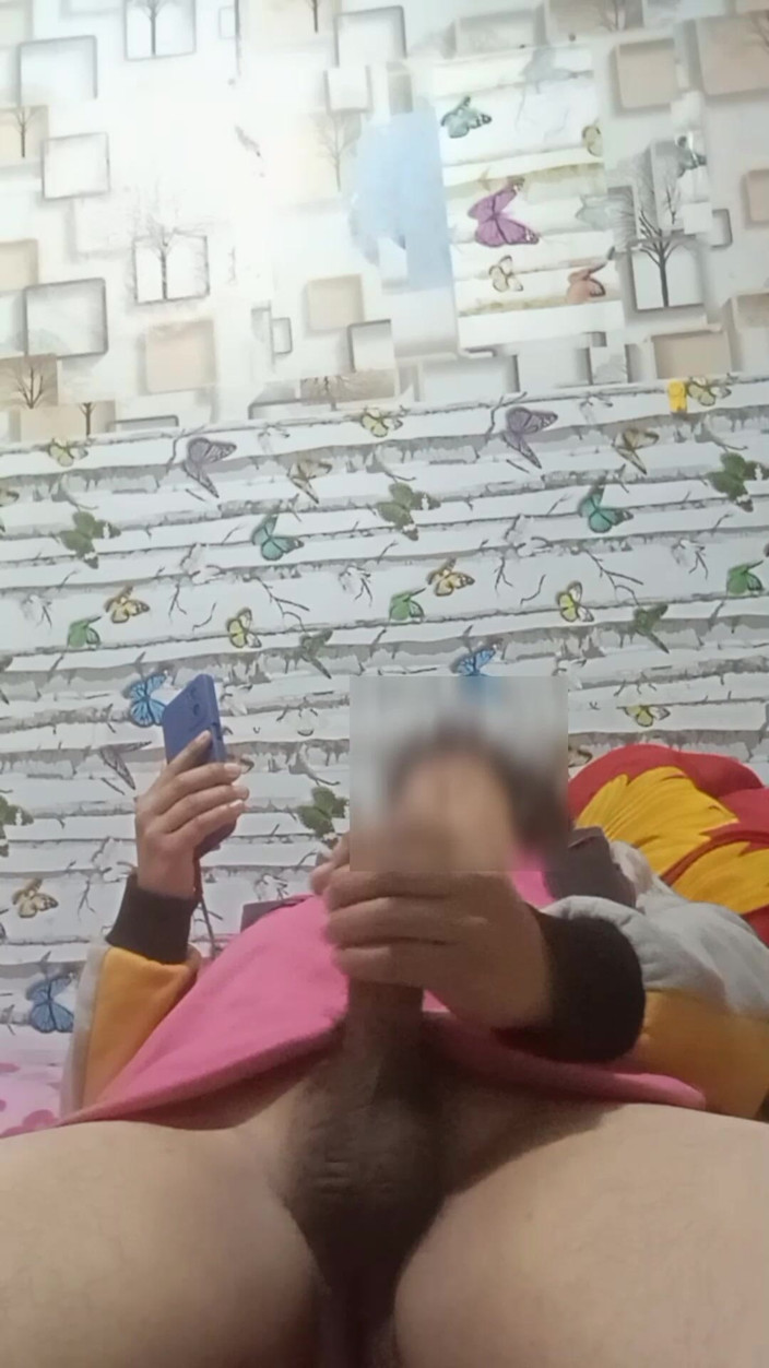 Talahib23: Il tuo migliore amico che ama masturbarsi mentre guardi bold.