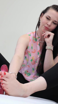 Dildo footjob odpočítává