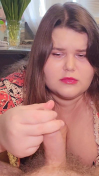 Intenzivní honění nevlastní mámy a škádlení k orgasmu s mrdkou