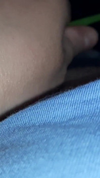 我让我的女朋友在我的阴户上做实验
