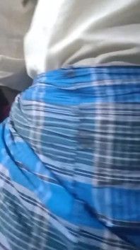 Makcik desi India mengongkek bos di rumah kampung