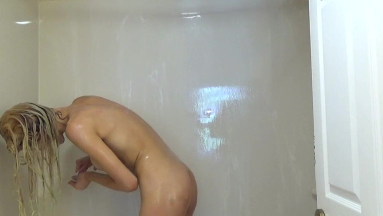 Real Amateur Sluts: Lux Lissabons erotiska dusch!