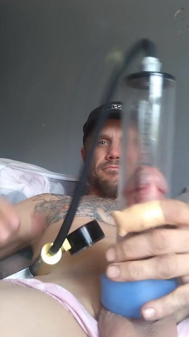 Sexy Daniel: Penisová pumpa pracuje