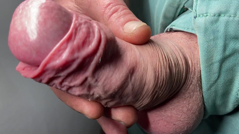 Foreskinguy: Prepuzio da vicino che termina con sborrata