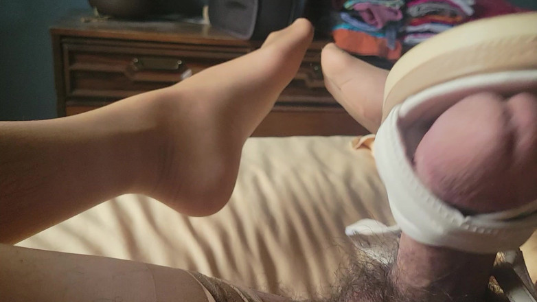 Feet Lover: Stříkání s botami v silonkách - miluji mrdku!