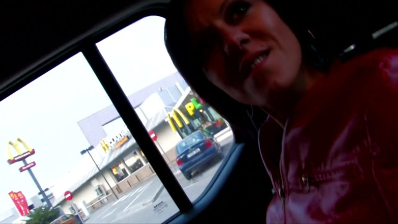 Slutty Milf: MILF rides cock nicely with her dear ass