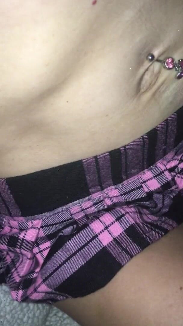 Sexee Nyung1: O femeie excitată își arată pizda