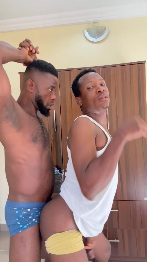 Purplecum: Pula lui mare îmi umple curul