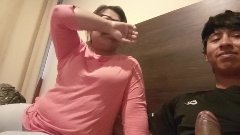 Moo DBOXXX: 내 자지를 빨기 위해 내 아파트에 필사적으로 오는 페이스 북에서 만난 단 하나의 새엄마