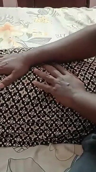 Neighbour Boy Nude Massage to Wife -1