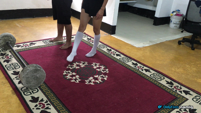 Dakotasex: 我帮助我的继妹锻炼她美丽的粉红色紧致阴户