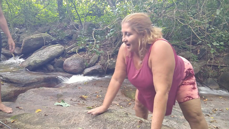 Tomsorte: MILF Fucking in the Woods