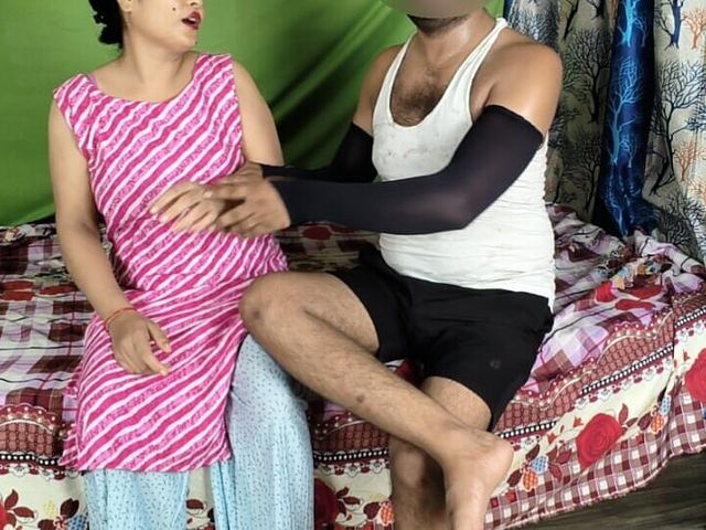 Stepsister Goes to Her Step Brother and Strokes His Dick and Says Fuck Me in Clear Hindi Voice (Pyaripooja)