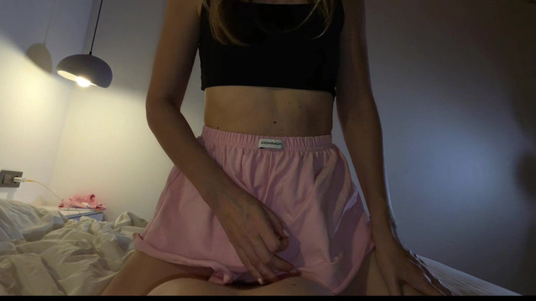 Gigi oficial: मेरा लंड कभी भी एनीमोर को नहीं निकालता! क्योंकि Girl Farted