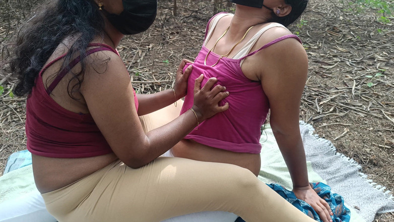 Inba: Outdoor Lesbian