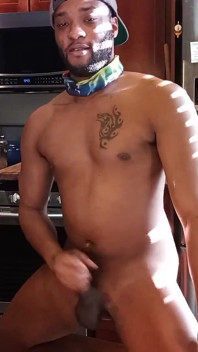 Kennie Jai wichst in der Küche und hat tee!!
