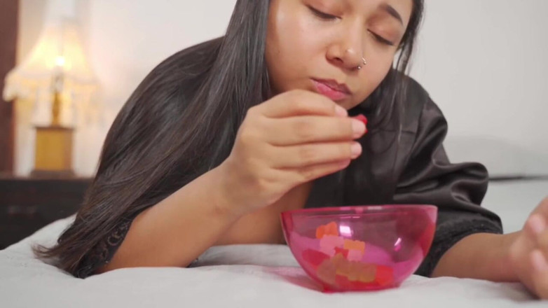 Isabel: Latina Devore små gummy personer