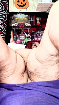 Hey Country Slut Wanna Fuck?truck? I'm 36 Inches Thick Think You Can Handle My Dick?