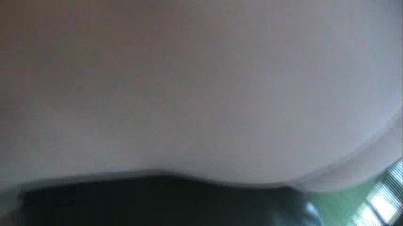 Popp Sylvie: Nahý a nadržený v posilovně hotelu