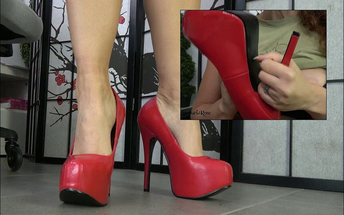 Annika Rose: Heels miang berkongkek