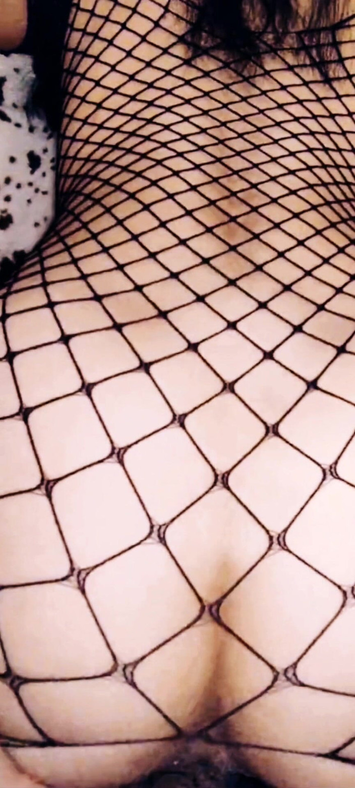 Hotlia: 38岁的绿帽男和19岁的混蛋