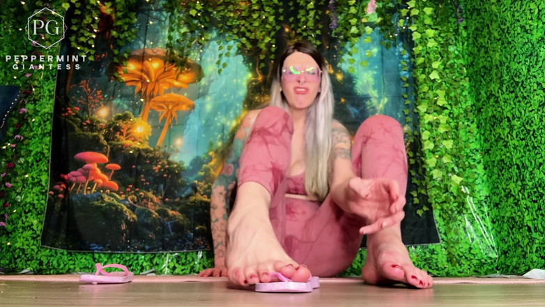 Peppermint Giantess: Taille 16 Eu 50 pieds amazones humilient vos minuscules tongs Pathétique Eu 33...