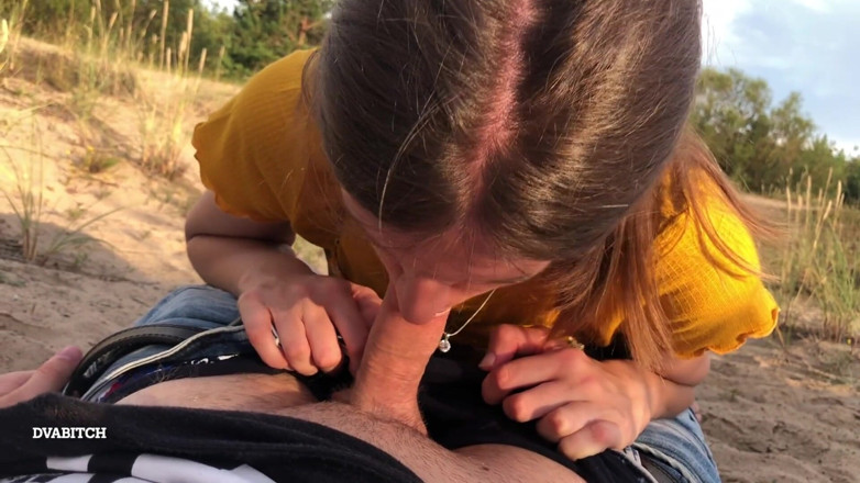 Dvabitch: Succhiato il cazzo nella spiaggia all'aperto