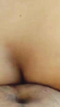 ジャングルのホットなインド人女性のセックス動画