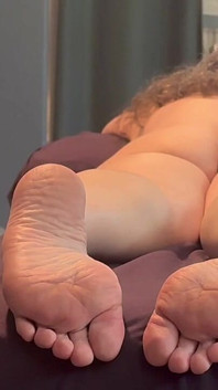 Cum on the Soles of My Naked Wife - Footjob