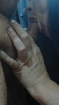 Kejutan sepong kontol abang tiri