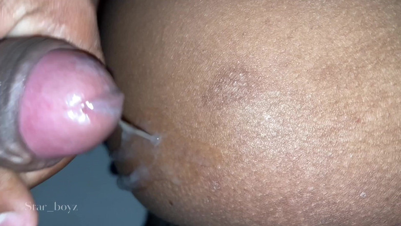 Star_boyz: Una bella ragazza eccitante con la migliore amica