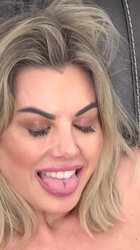 Sexy MILF Wants Job Will Fuck and Do Anal!