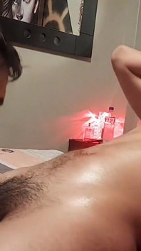 머리를 따먹히는 마른 Str8 친구