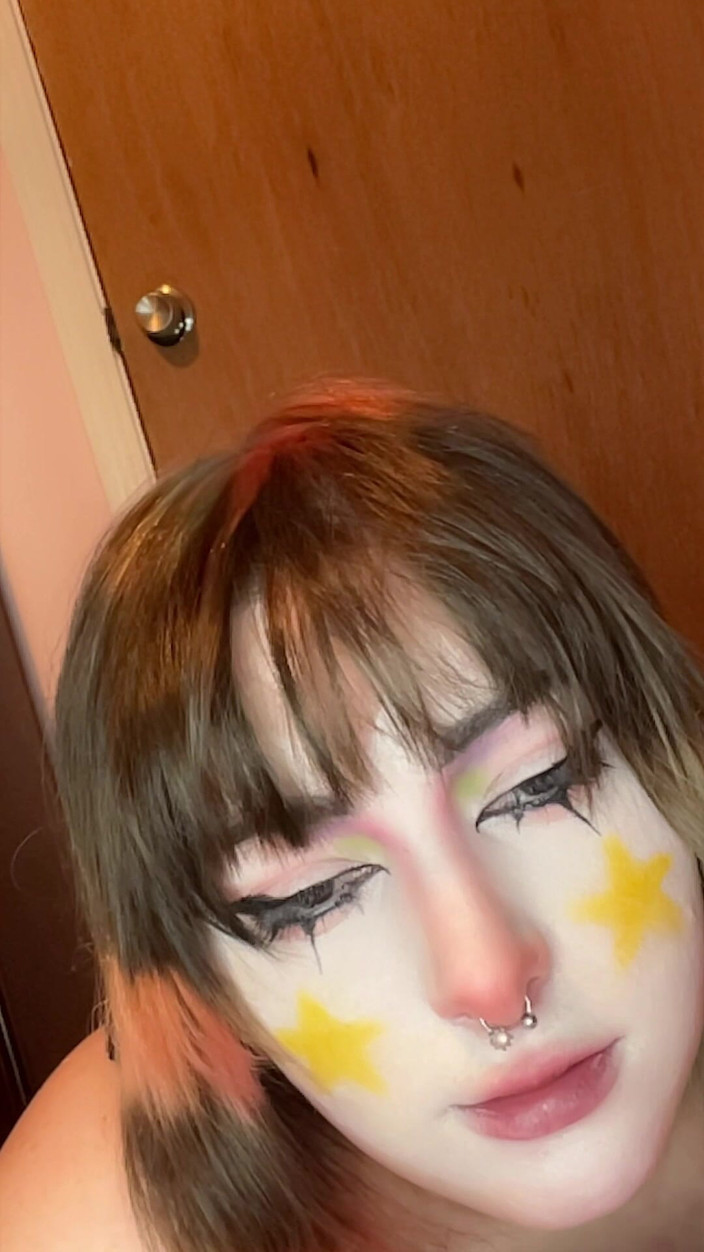 Mushroombitchx: Tvář s orgasmem z galaxie