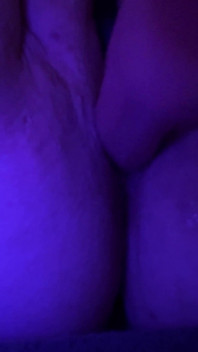 Piggy rose scopa la macchina del sesso da vicino