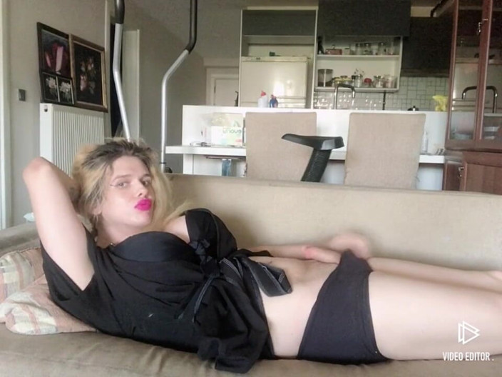 Tany angel 90: Transsexuală cu țâțe uriașe Tanya stropind spermă
