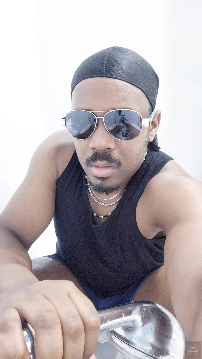 Soft Soleman: Umývám si tělo ve vaně (4) (2025)