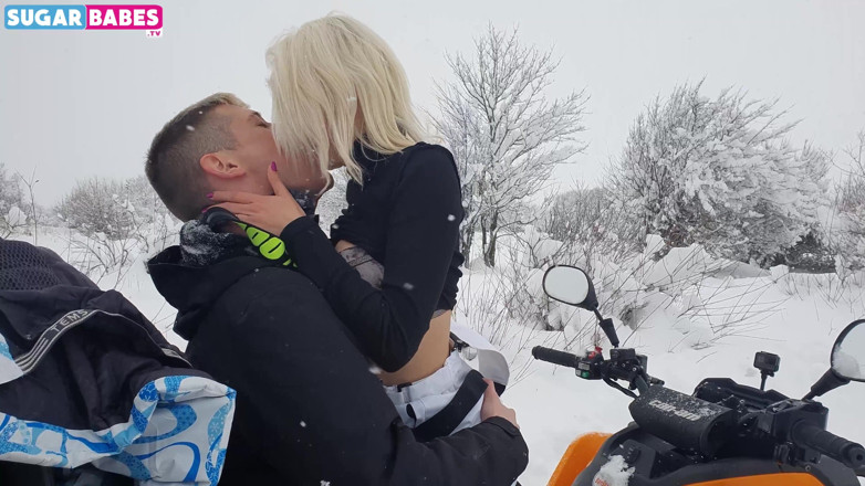 SugarBabesTV: Beni teleferikte sik
