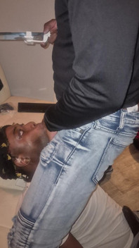 Face Sit Spit Swallow Face Fuck Madness Alpha possède la bouche de cette salope !