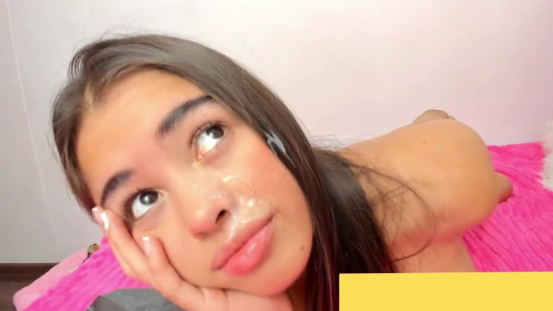 Teen amateur Latinas: Chị kế của tôi bú, đụ và xuất tinh vào mặt