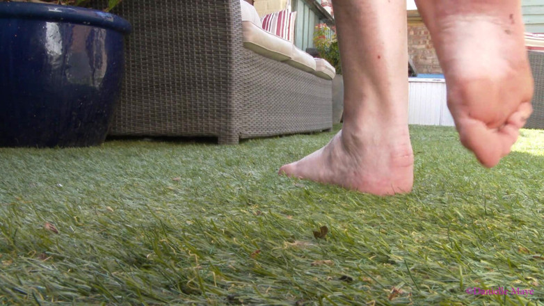 DanielleMaye: Dirty Bare Feet