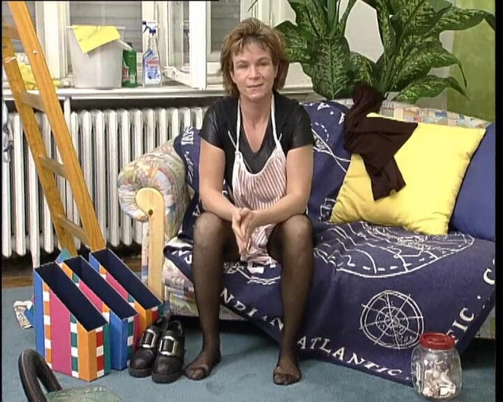 YOUR FIRST PORN: 2 Hausfrauen Privat（1xriesen Kitzler） - 2家庭主妇私人（1x巨大的阴蒂）