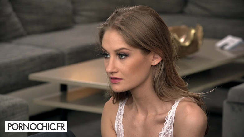 Pornochic: ティファニー・テイタムは情熱的なセックスのために彼女の恋人と出会う
