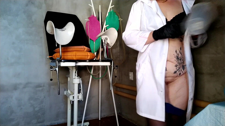 Elena: Russian chubby nurse milf and 800 ml urine